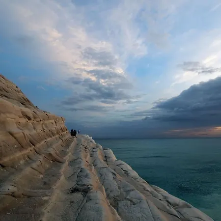 Casa Lerux Pensión 3*