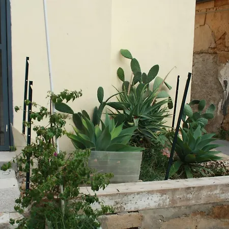 Casa Lerux Guest house *