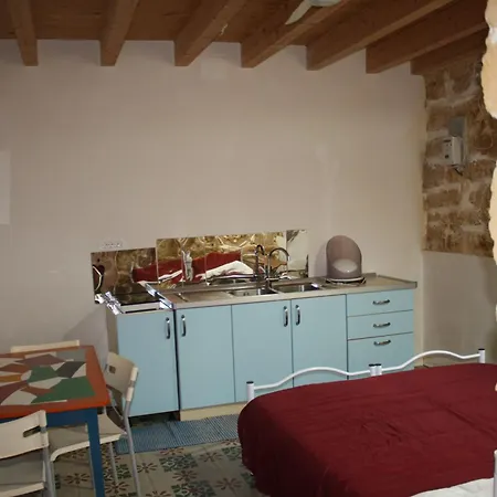 Guest house Casa Lerux *