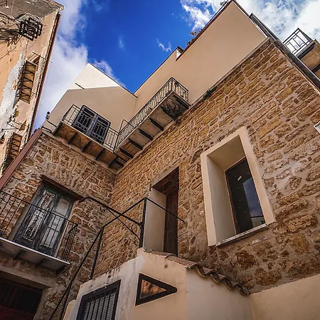 Pensión Casa Lerux 3*