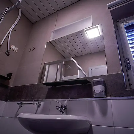 Casa Lerux Pensión 3*