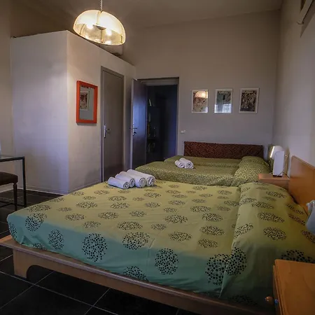 Pensión Casa Lerux 3*