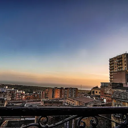 Casa Lerux Pensión 3*