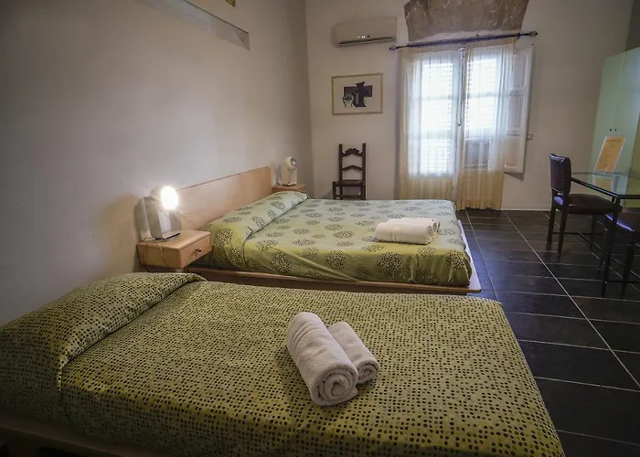 Casa Lerux بيت ضيافة 3*